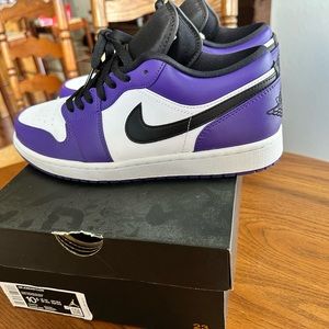 Men’s size 10.5 Air Jordan 1 Low bike athletic shoes